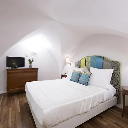 Diecisedici Pensionat