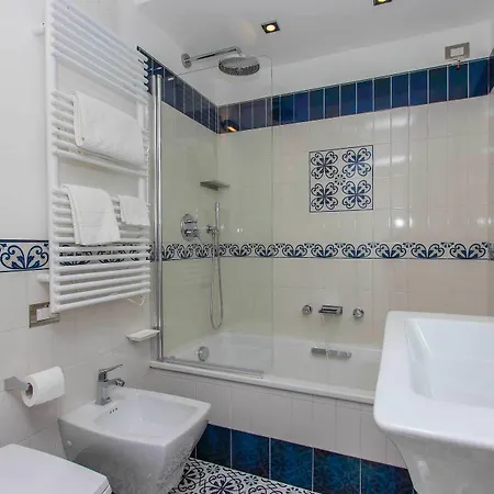 蝶齐赛迪奇住宿加早餐旅馆 4*