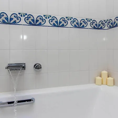Diecisedici Gæstehus 4*