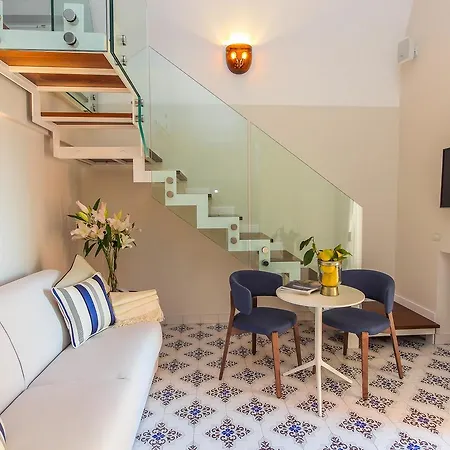 Guest house Diecisedici Amalfi