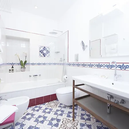 Diecisedici Guest house 3*