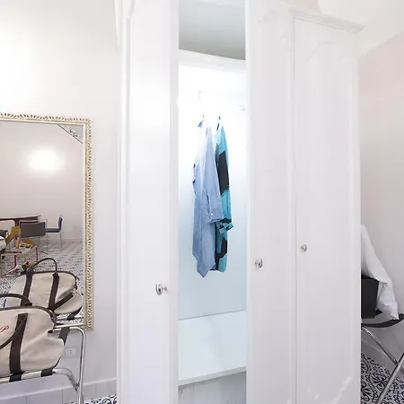 Diecisedici Guest house 3*