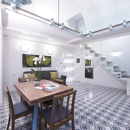 Guest house Diecisedici