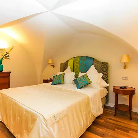 Guest house Diecisedici 3*