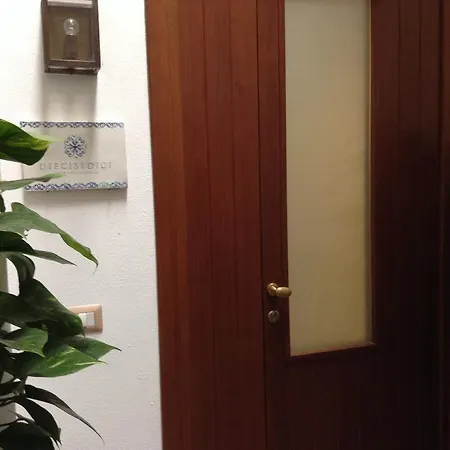 Diecisedici Гостевой дом 3*